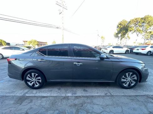 Used 2022 Nissan Altima 2.5 S FWD image 4