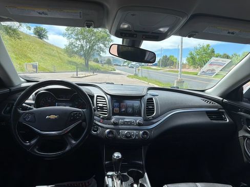 Used 2019 Chevrolet Impala LT FWD image 19