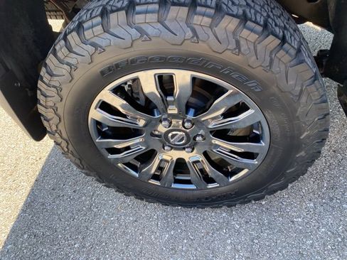 Used 2016 Nissan Titan Platinum Reserve image 30