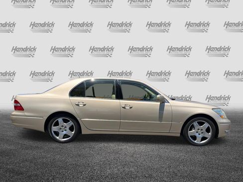 Used 2005 Lexus LS 430 RWD image 3