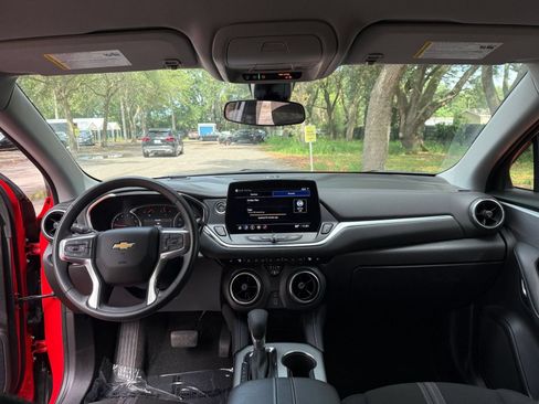Used 2025 Chevrolet Blazer LT FWD image 31