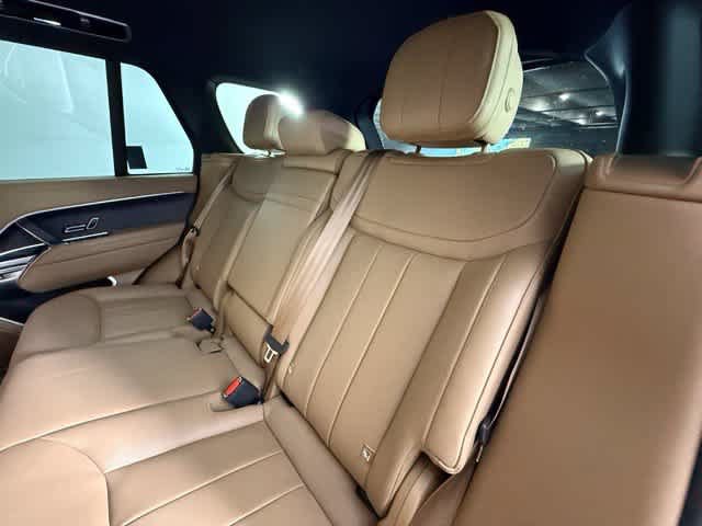 Used 2025 Land Rover Range Rover SE AWD/4WD image 19