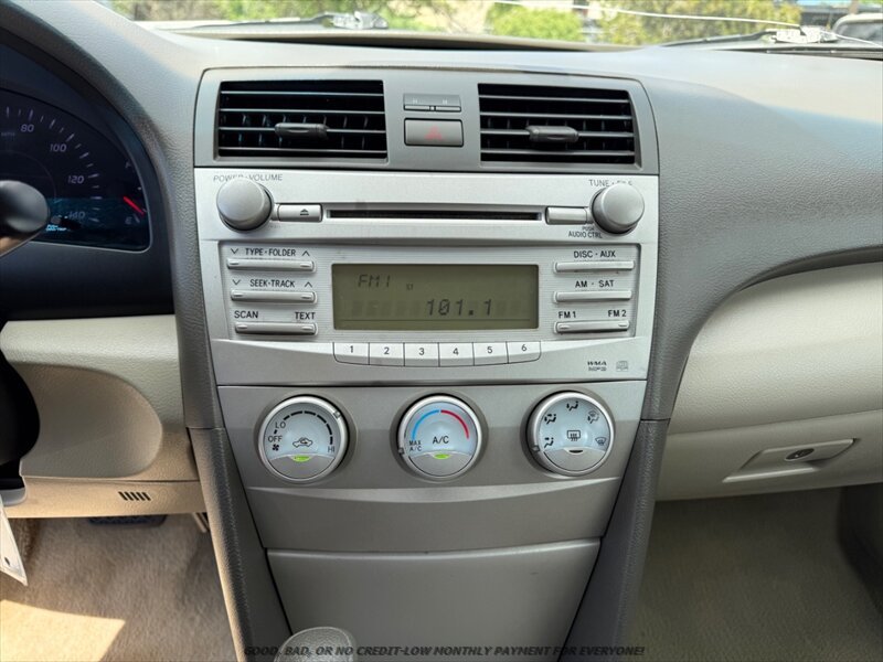 Used 2011 Toyota Camry LE FWD image 25