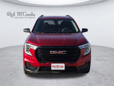 Used 2024 GMC Terrain SLE w/ Driver Convenience Package FWD image 10