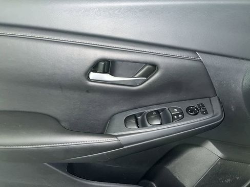 Used 2025 Nissan Sentra SV image 13