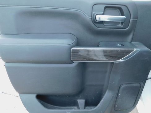 Used 2020 Chevrolet Silverado 1500 LTZ image 24