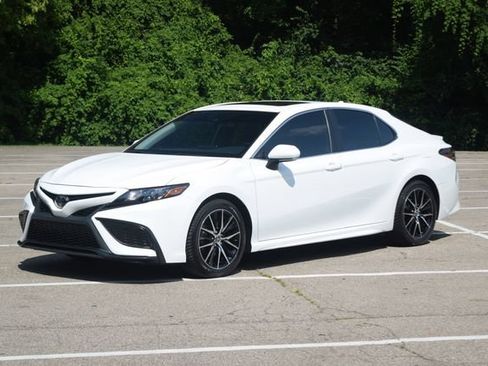 Used 2022 Toyota Camry SE w/ Audio Upgrade Package FWD image 22