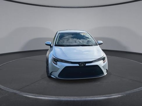 Used 2023 Toyota Corolla LE FWD image 3