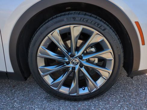 Used 2024 Toyota Crown Limited image 11