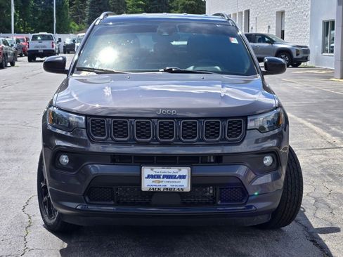 Used 2024 Jeep Compass Latitude w/ Altitude Special Edition AWD/4WD image 4