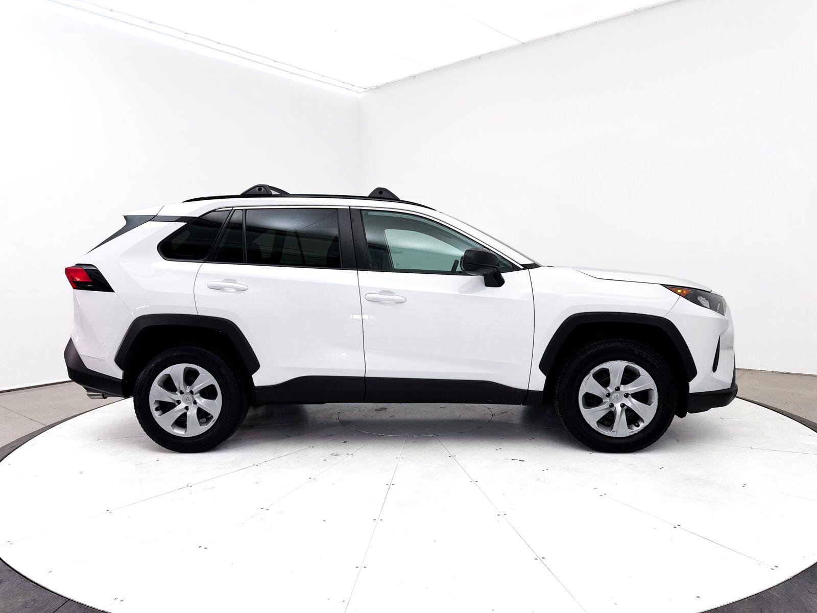 Used 2021 Toyota RAV4 LE w/ Carpet Mat Package (TMS) FWD image 39
