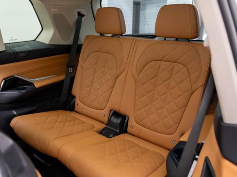 Certified 2025 BMW X7 xDrive40i w/ Premium Package AWD/4WD image 19