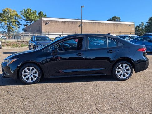 Used 2024 Toyota Corolla LE image 6