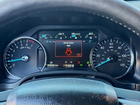 Used 2018 Ford Expedition Max XLT w/ Equipment Group 202A image 9