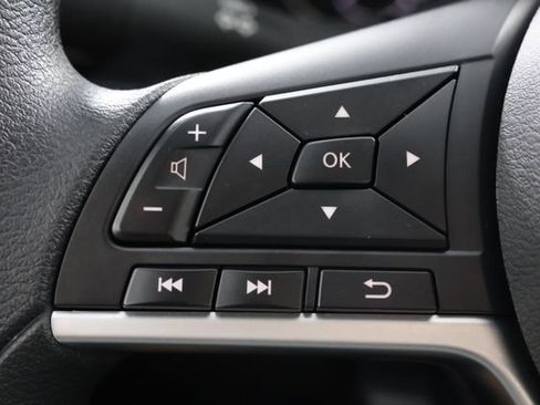 Used 2023 Nissan Altima 2.5 SV FWD image 11