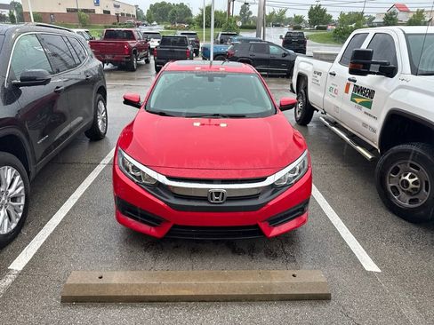 Used 2018 Honda Civic EX image 6