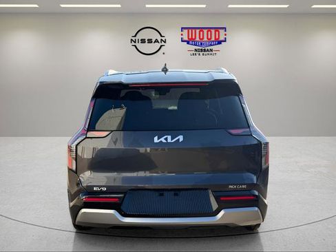 Used 2026 Kia EV9 Land image 3