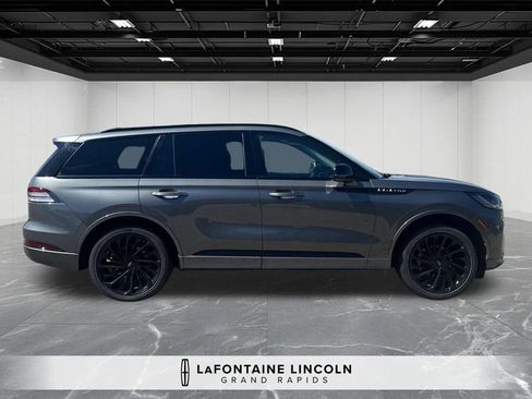 Certified 2025 Lincoln Aviator Reserve w/ Equipment Group 201A AWD/4WD image 6