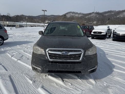Used 2018 Subaru Forester 2.5i Premium w/ All-Weather Package image 3