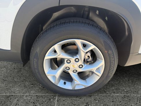 New 2026 Chevrolet Trax LS w/ LS Convenience Package FWD image 14