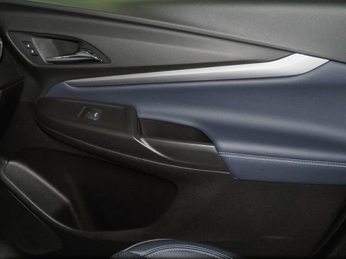 Used 2023 Chevrolet Bolt EUV LT w/ Convenience Package image 23