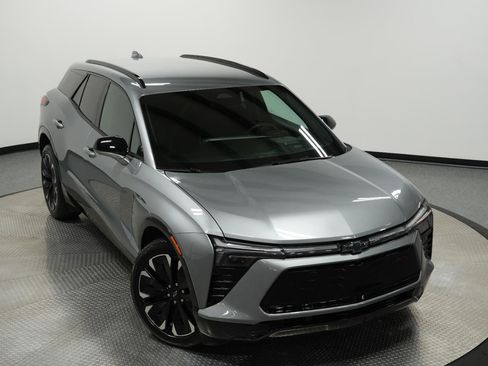 Used 2025 Chevrolet Blazer EV RS AWD/4WD image 44