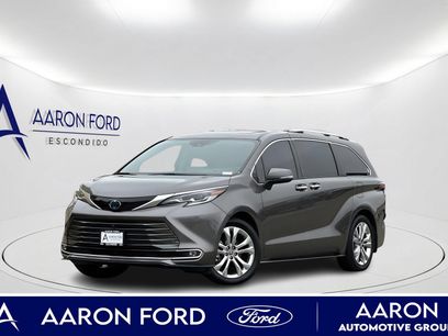 Used 2023 Toyota Sienna Platinum