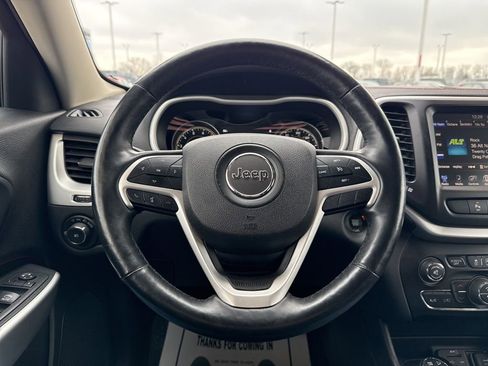 Used 2018 Jeep Cherokee Trailhawk w/ Cold Weather Group image 16