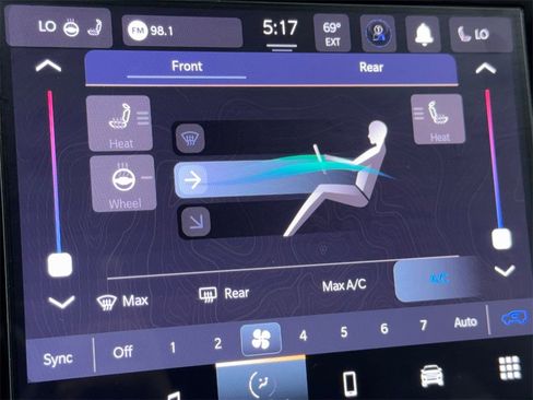 Used 2023 Jeep Grand Cherokee L Laredo image 27