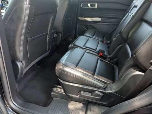 Used 2023 Ford Explorer XLT w/ Equipment Group 202A RWD image 26