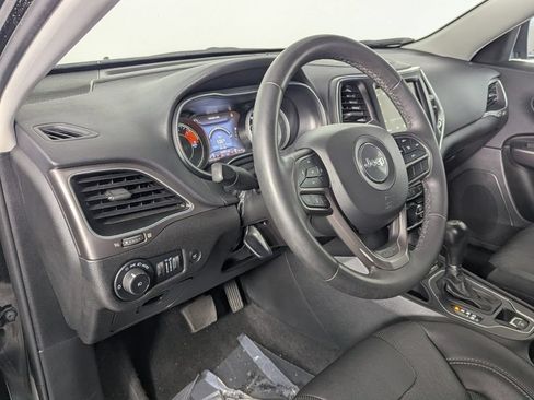Used 2021 Jeep Cherokee Latitude Lux w/ Comfort/Convenience Group FWD image 10