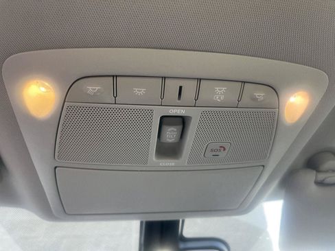 Used 2016 Nissan Maxima Platinum FWD image 28