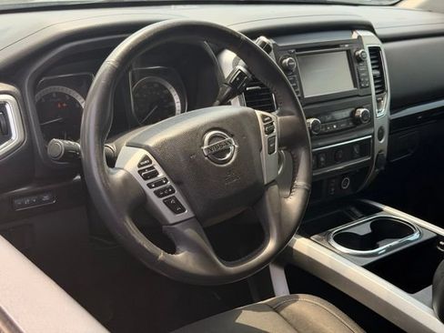 Used 2017 Nissan Titan SV RWD image 20