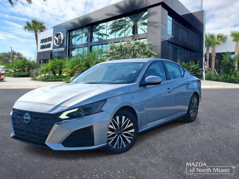 Used 2023 Nissan Altima 2.5 SV image 1