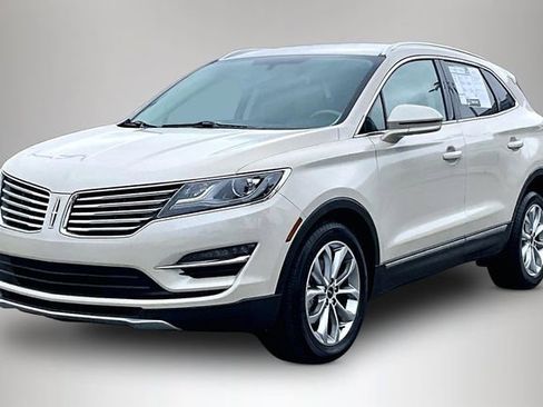 Used 2018 Lincoln MKC Select w/ Select Plus Package FWD image 2