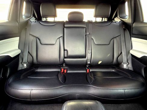 Used 2024 Jeep Compass Limited image 28