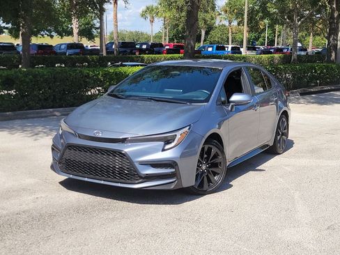 Used 2025 Toyota Corolla SE FWD image 1