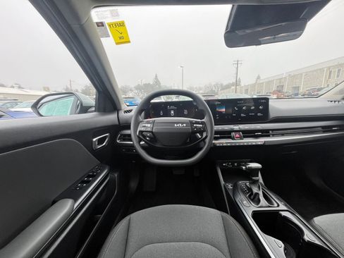 Used 2025 Kia K4 LXS image 33