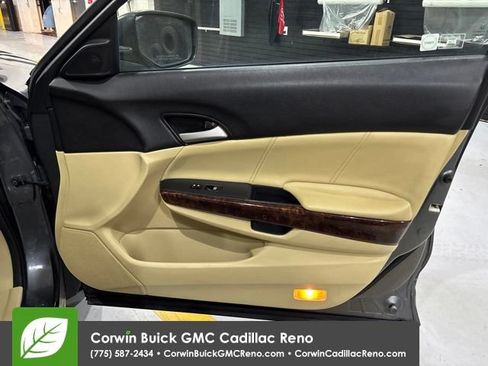 Used 2010 Honda Crosstour EX-L image 17
