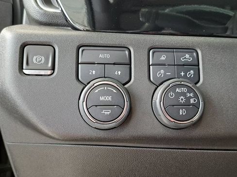 Used 2023 Chevrolet Silverado 1500 LTZ AWD/4WD image 13