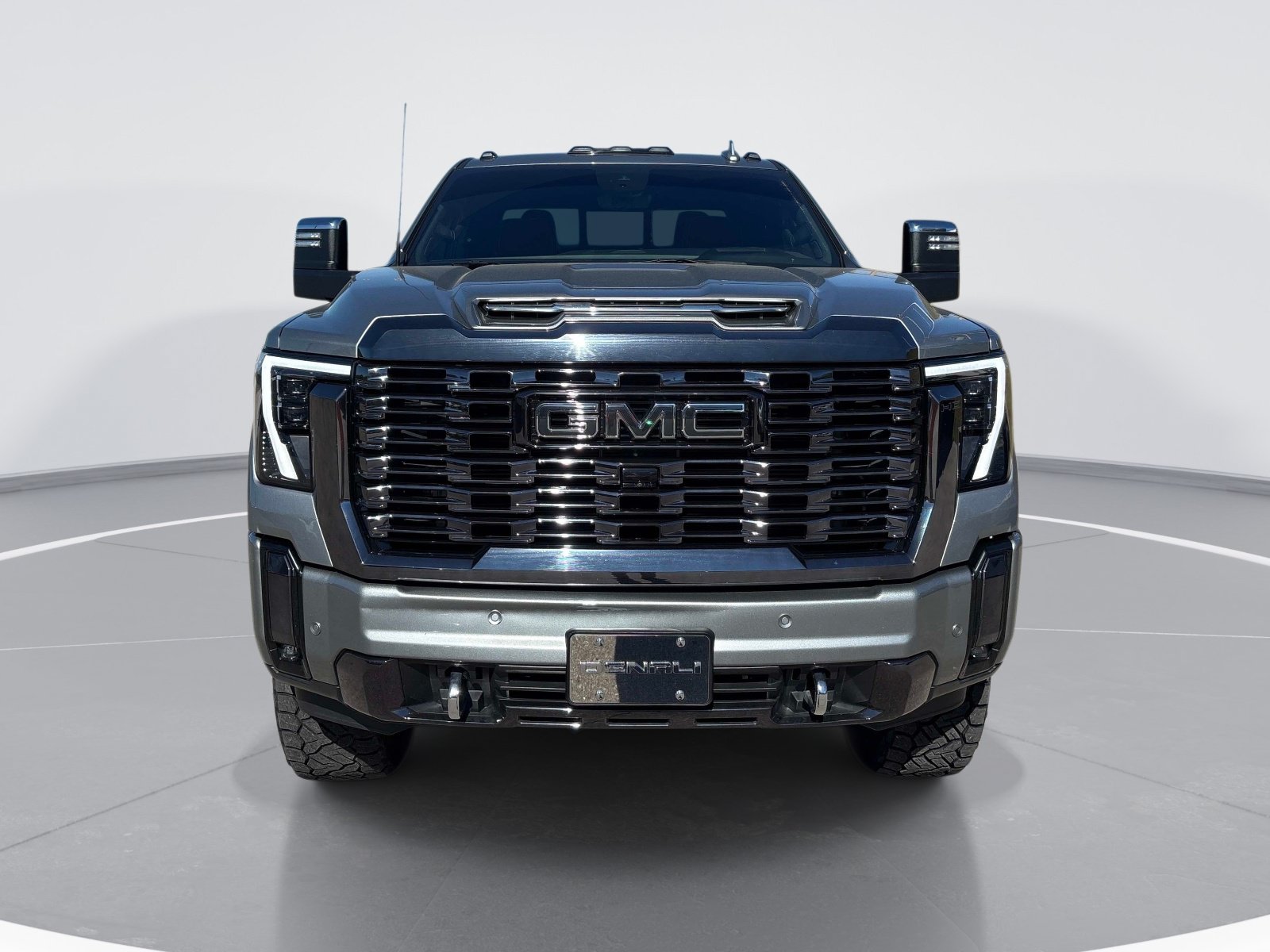 Used 2024 GMC Sierra 2500 Denali Ultimate AWD/4WD image 2