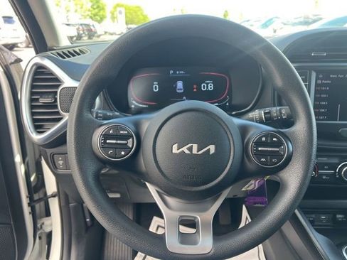 Certified 2025 Kia Soul LX w/ LX Technology Package FWD image 14