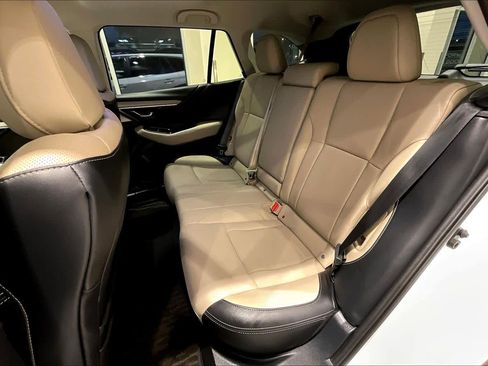 Used 2025 Subaru Outback Limited image 19
