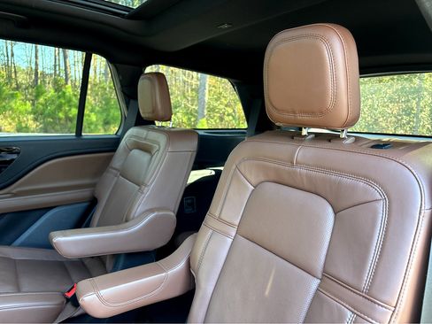 Used 2023 Lincoln Aviator Reserve w/ Equipment Group 201A image 23