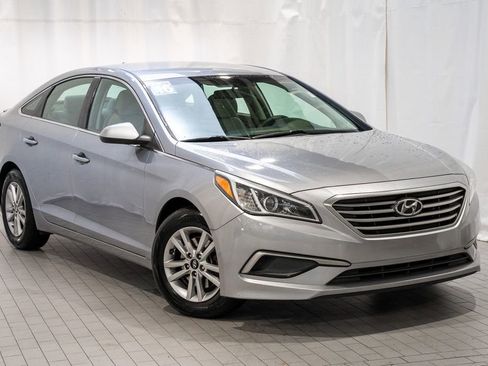 Used 2016 Hyundai Sonata SE image 1