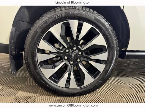 Used 2025 Ford Expedition Max Platinum w/ Driver's Package AWD/4WD image 23