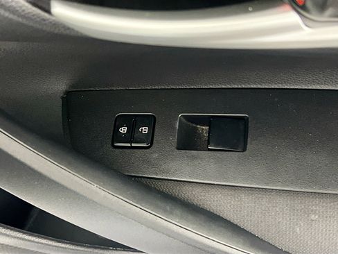 Used 2021 Toyota Corolla LE w/ LE Convenience Package FWD image 31