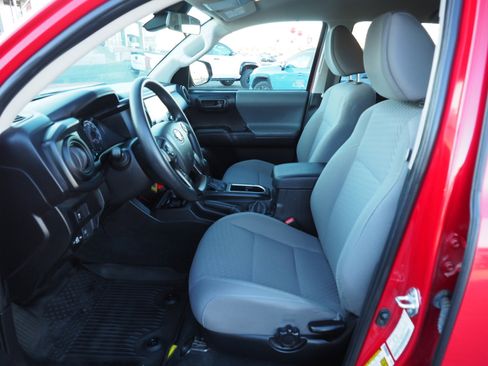 Used 2022 Toyota Tacoma SR image 10