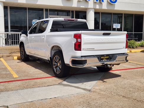Used 2022 Chevrolet Silverado 1500 LT RWD image 4
