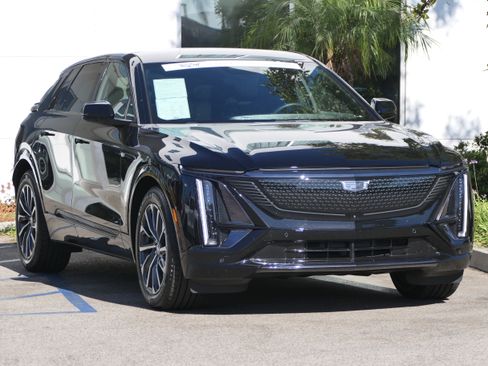 Certified 2024 Cadillac Lyriq Sport AWD/4WD image 8
